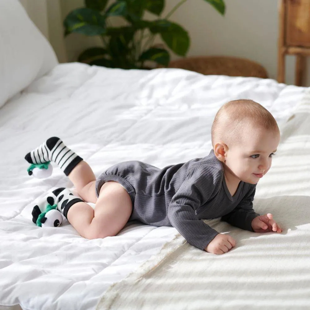 Attipas Stimulation Socks Panda*Niños Juguetes De Estimulación Para Bebé|Sonajeros