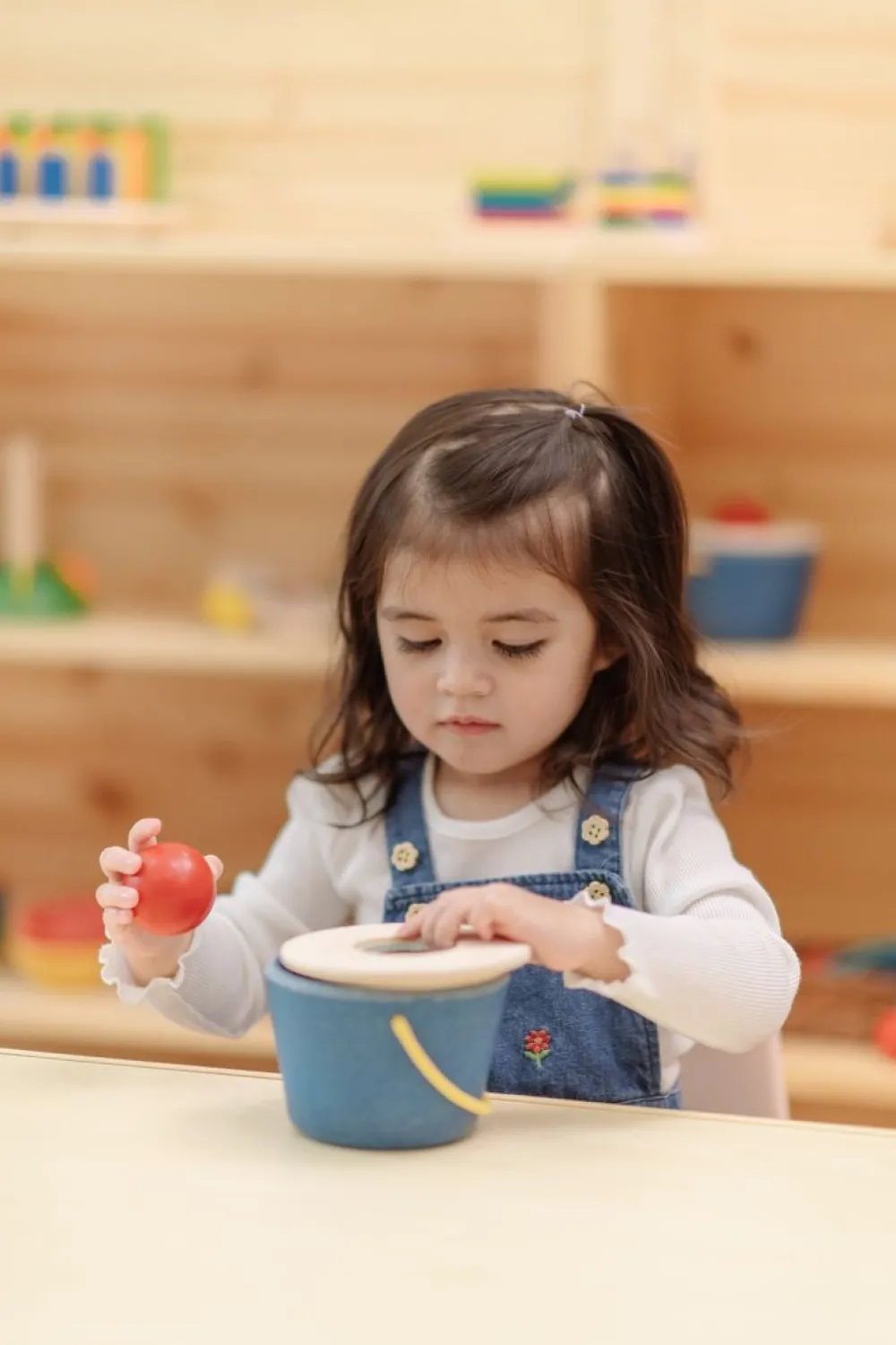Plantoys Cubo empuja y cae ·*Niños Juguetes Waldorf|Juguetes De Madera Para Niños