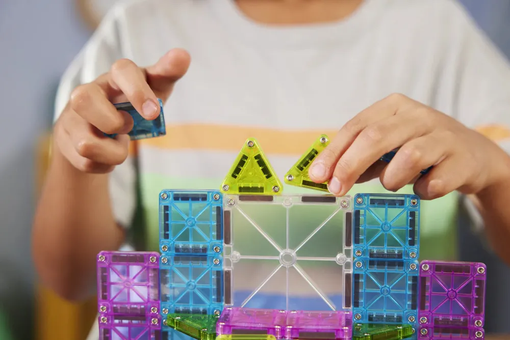 Magna Tiles Magna-T MicroMags Travel Set Luxe 55 piezas*Niños Construcciones Magnéticas