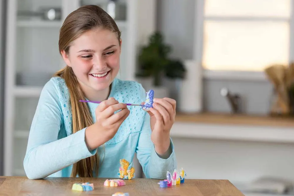 4M Moldea y Pinta Unicornios ·*Niños Kit De Manualidades