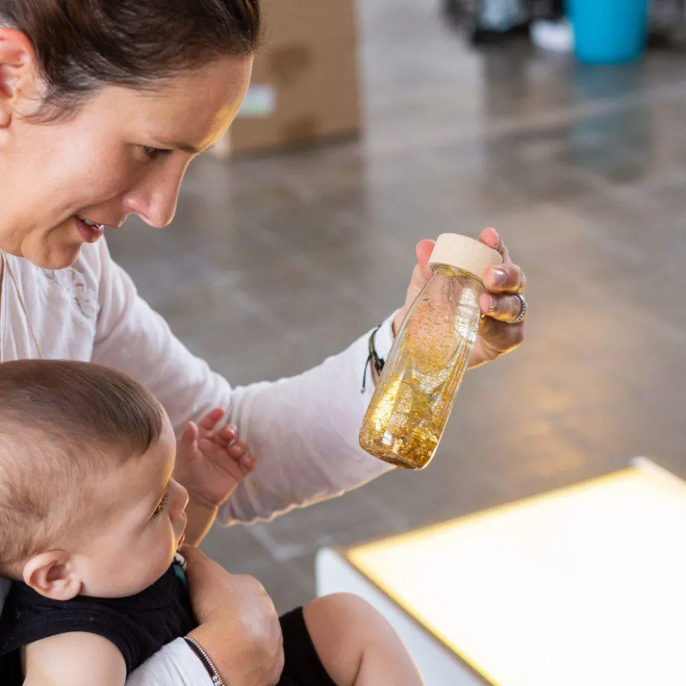 Petit Boum · Float Bottle Gold*Niños Juguetes Montessori|Juguetes Antiestrés