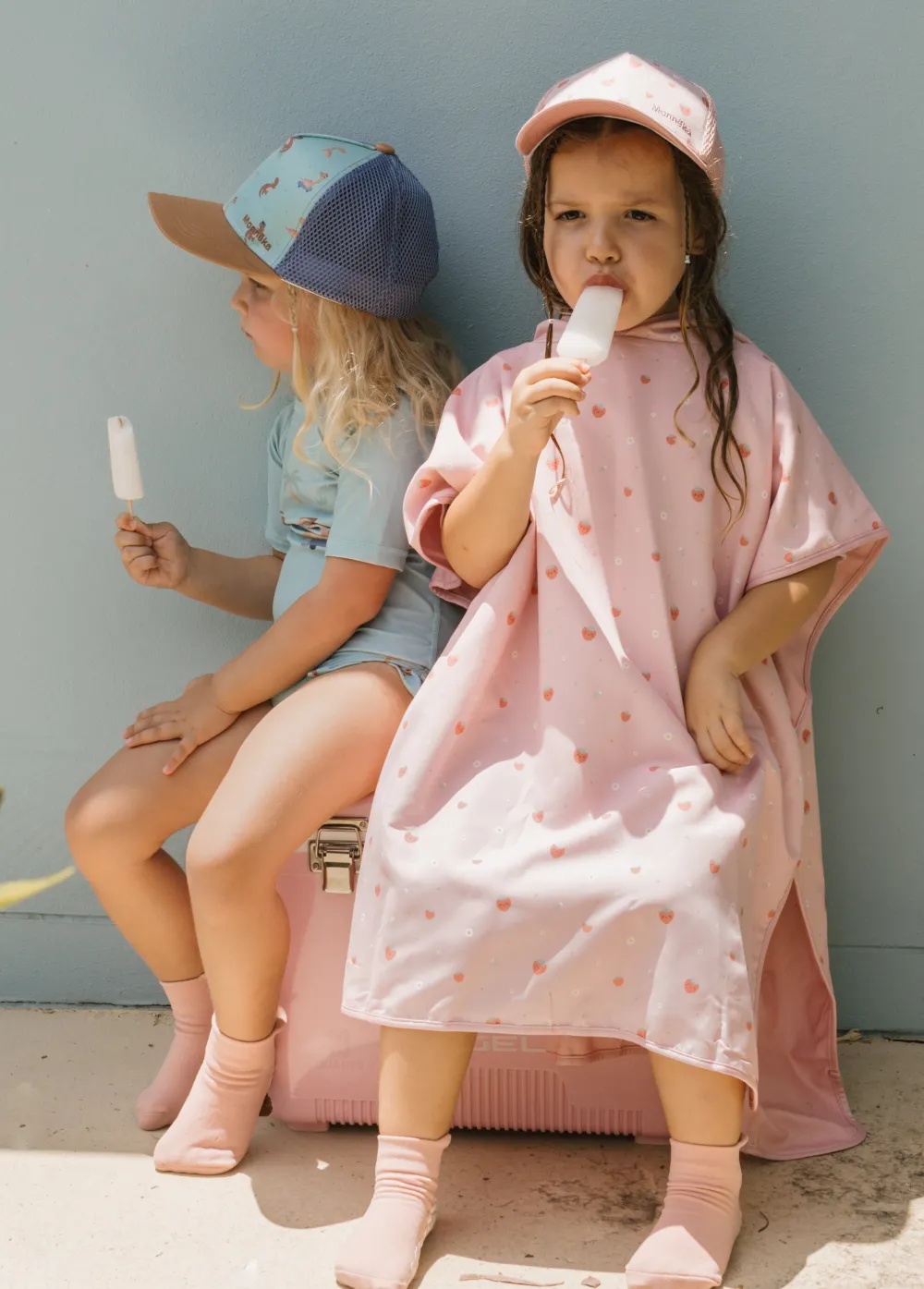 Monnëka Poncho de Playa · Strawberries* Ponchos De Bebé Para Playa