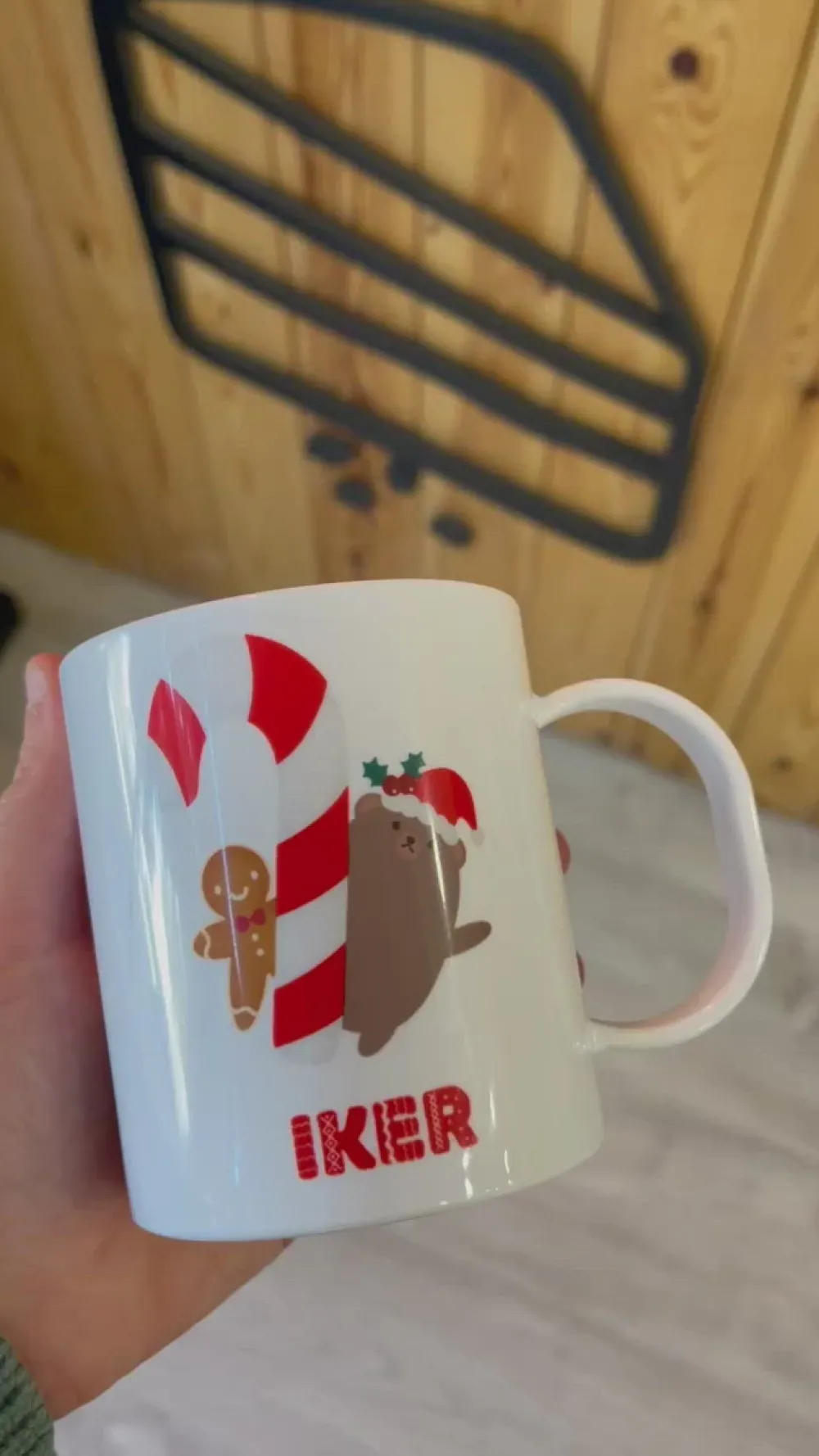 Bizcocho de Yogur Taza Infantil Navidad · Bastón de Caramelo* Tazas Infantiles