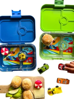 Yumbox Panino 4 compartimentos Montecarlo Blue Race Cars* Cajas De Almuerzo Infantil·Con Compartimentos